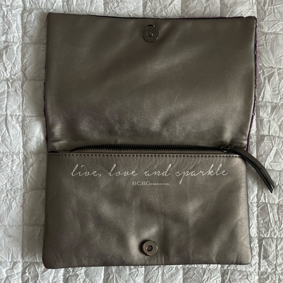 NWOT BCBGeneration Sequined Silver Clutch - Picture 2 of 5